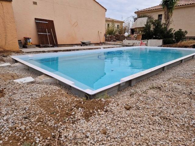 Bâche de piscine sur-mesure au meilleur prix Sanary sur Mer (83)