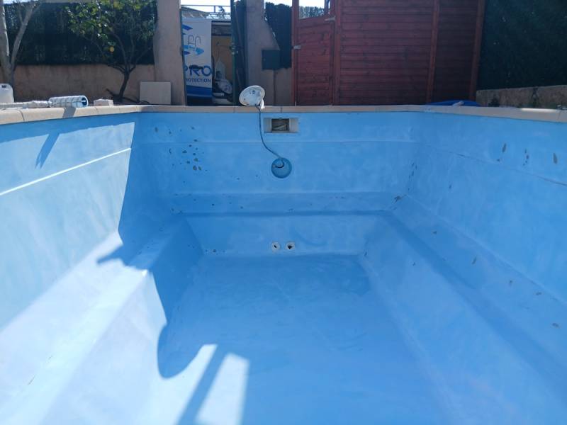 Rénovation de revêtement coque polyester au Pradet prés de Hyeres dans le Var