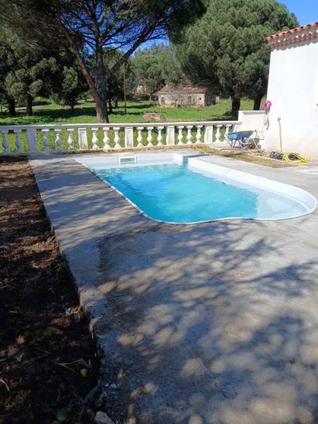 Piscine coque sans permis à Ste MAXIMES près de CAVALAIRE dans le VAR
