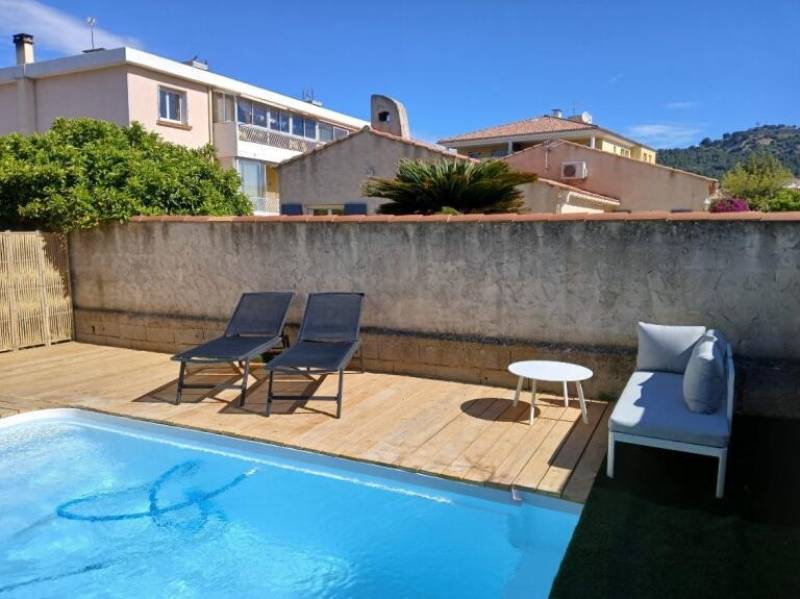 Piscine SARAH sans permis de construire à Six Fours près de Sanary/Mer. 