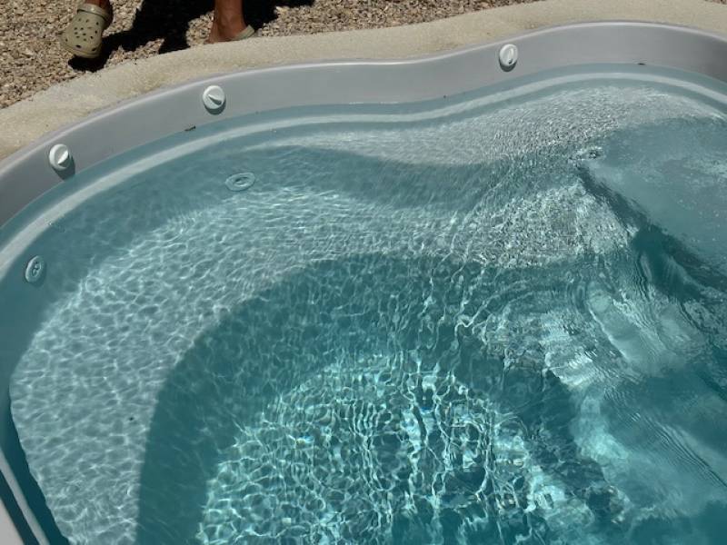 Sarah La piscine sans permis à Six Fours les plages prés de Bandol dans le Var