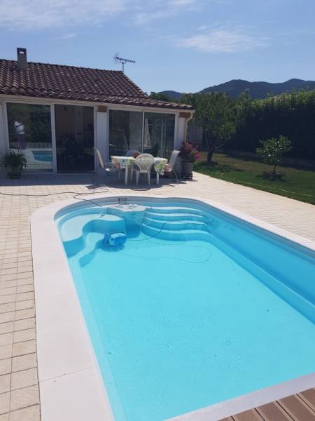 la piscine VERA 620 à Gonfaron prés de Pignans dans le Var.