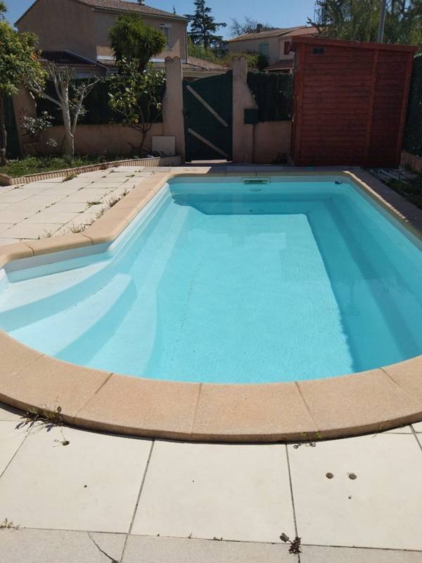 Rénovation de revêtement coque polyester au Pradet prés de Hyeres dans le Var