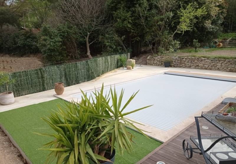 Piscine polyester KELIA 680 au Beausset prés de Bandol