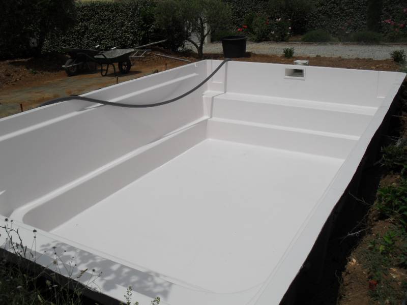 Pose de piscine coque à Regusse près de Aups