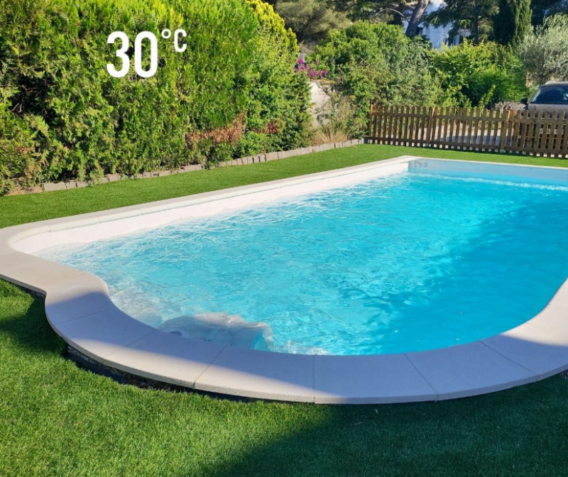 Piscine coque polyester à la Seyne sur Mer près de Six Fours