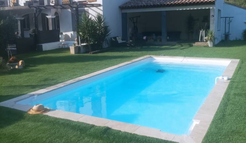 Piscine coque Aqua 800 à La valette près de Toulon dans le Var