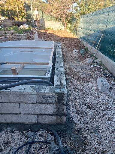 Construction de piscine coque à Toulon prés du Revest les Eaux dans le Var