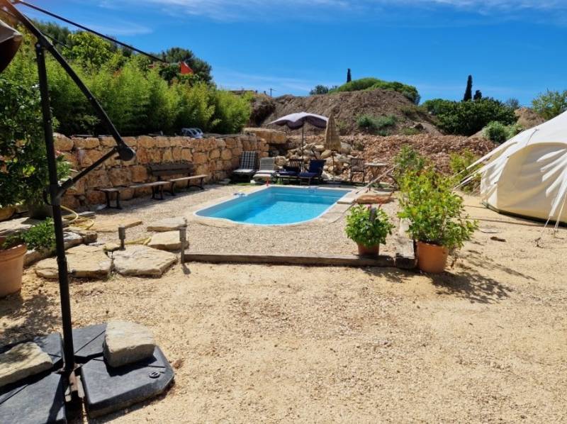 Piscine coque sans permis à six Fours les Plages près de Sanary sur mer dans le Var