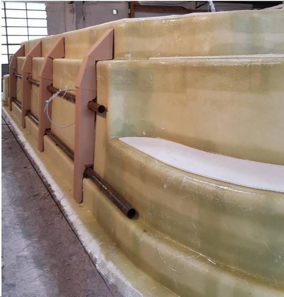 Fabrication de piscine coque au Revest les Eaux prés de Toulon dans le Var